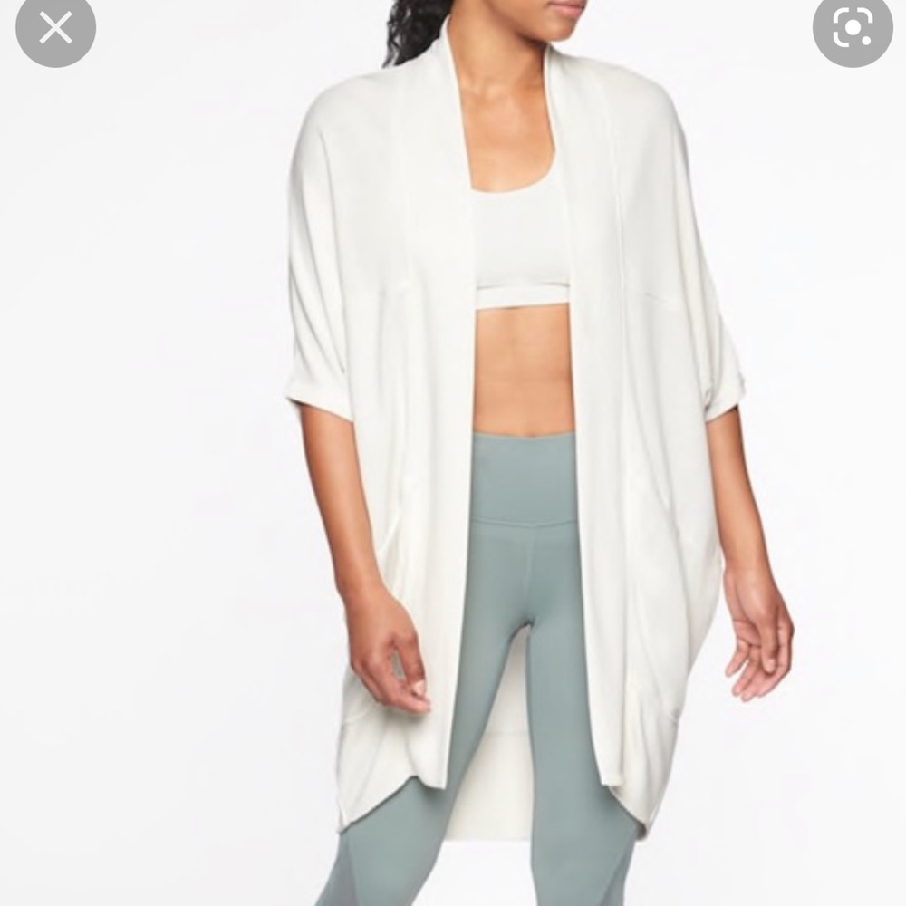 NWT Athleta serenity wrap in fog MP
